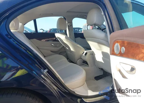 2018 Mercedes-Benz E 300 4Matic z USA, uszkodzony, nr VIN WDDZF4KB9JA362051